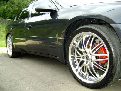 Rims
The rims are 20" Verde. And the tires are 265 wide, they do rub a little.
