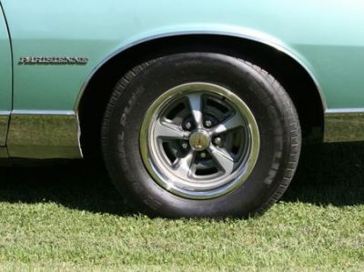 pontiac_rally_wheel.jpg