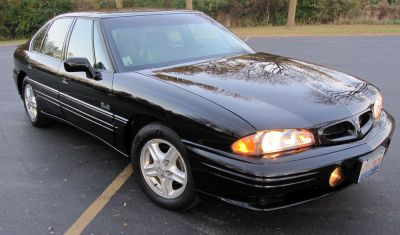Front Passenger's Side
sleguy's 1999 Pontiac Bonneville SLE
Keywords: 1999 SLE Black