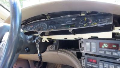 Bonneville_Driver_Cluster_Removal
Removing the dashboard cluster from the 1992-1999 Bonneville Dashboard
Keywords: Dashboard cluster removal 1992-1999 Bonneville