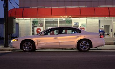 BGH nite
Lovely night shot in front of old Pontiac dealer in Petersburg
