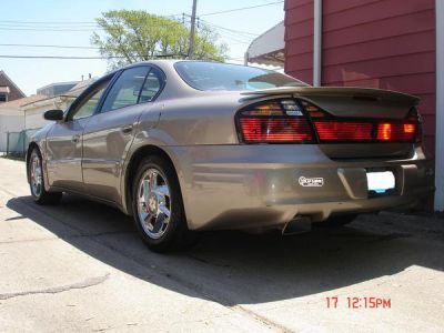 2000 Boneville
Had just came back from the car wash, hope you guys like it.
