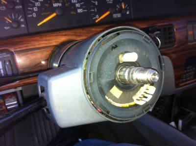 Bonneville igniion cylinder
Remove steering wheel, change ignition cylinder
Keywords: steering ignition