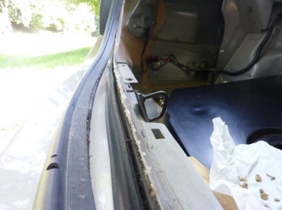 Trunk_Lid_Gasket_Leak_02.jpg