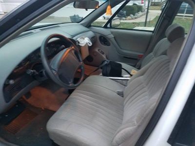 Clean car 
1995 Pontiac Bonneville, one owner, excellent condition, 91,000 miles.  No rust, original interior.  Only known issue are automatic door locks.  Housed in garage in central Illinois.   Part of an estate, need to sell.  91,000 miles.   White with gray interior.  If interested please contact.simon42699@aol.com 

