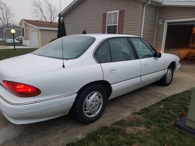 1995 
1995 Pontiac Bonneville, one owner, excellent condition, 91,000 miles.  No rust, original interior.  Only known issue are automatic door locks.  Housed in garage in central Illinois.   Part of an estate, need to sell.  91,000 miles.   White with gray interior.  If interested please contact.

Keywords: Bonneville